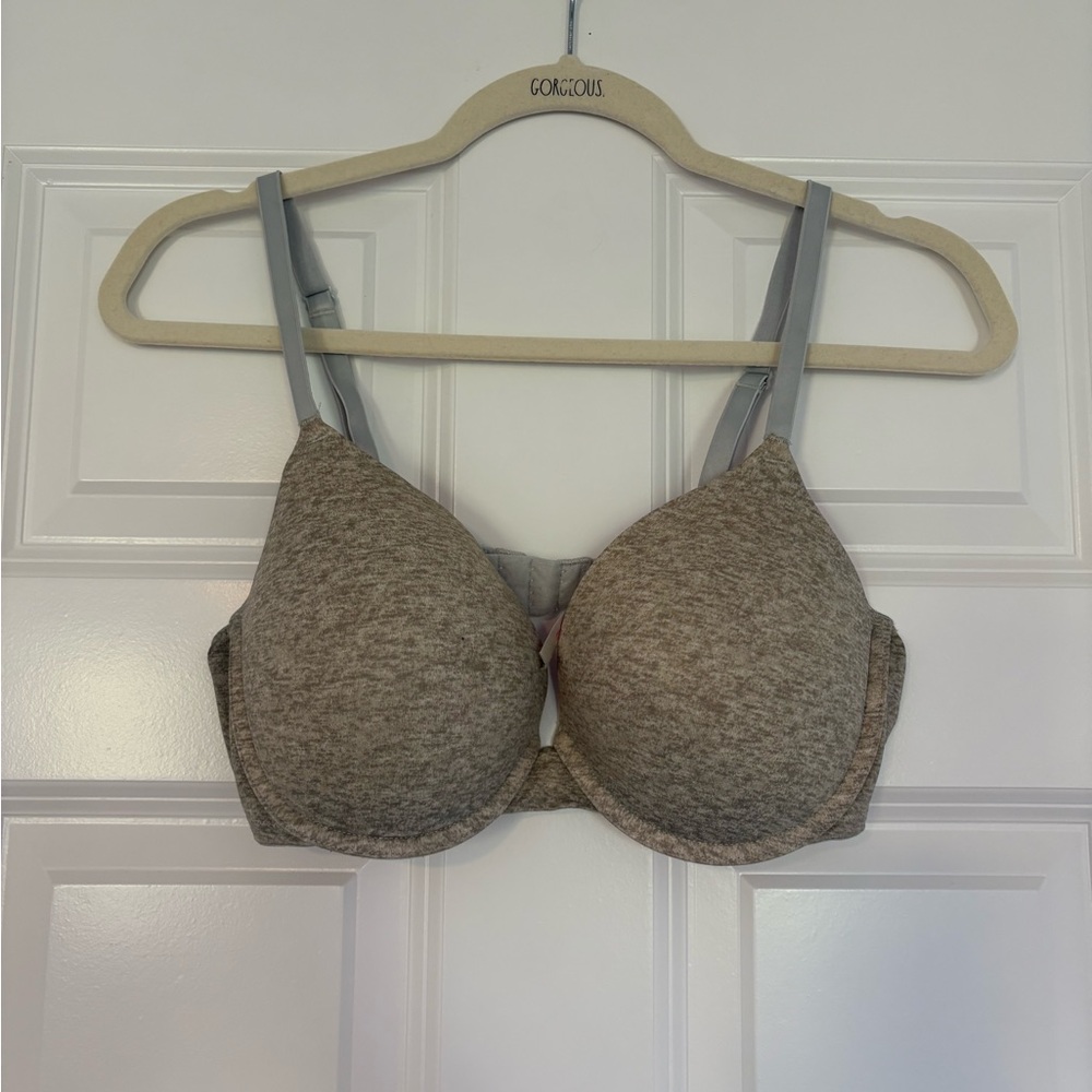 Victoria’s Secret Wear Everywhere Push Up Bra 38C